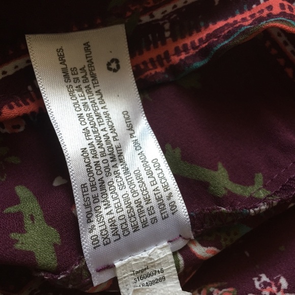 🍩Floral bell sleeve blouse maroon size medium - Picture 9 of 10